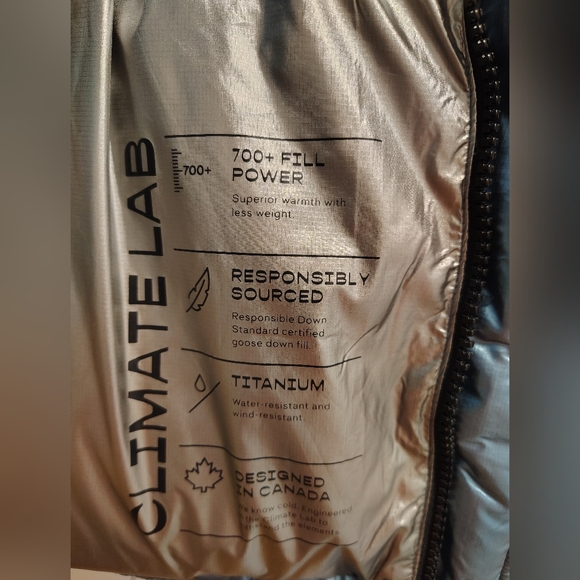 🔥Aritzia The Super Puff Shorty - Hi-Gloss - Size Medium - Picture 2 of 6